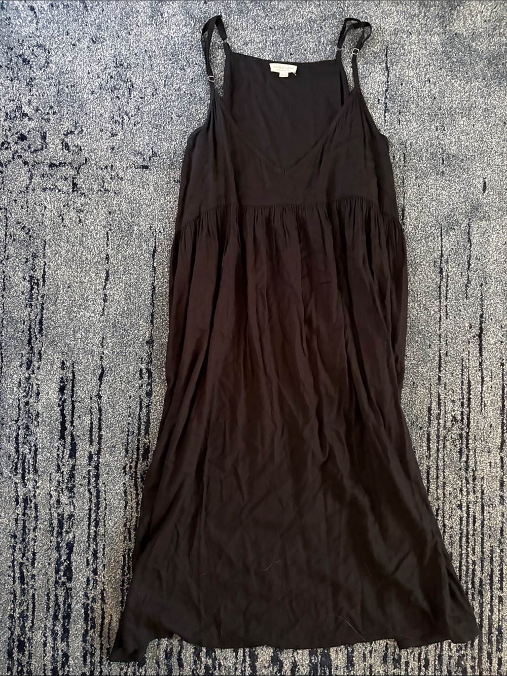 Curation-Black women’s V-Neck Spaghetti Strap Camisole-M/L